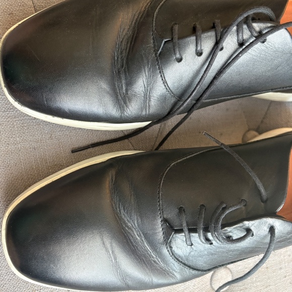 Wolf & Shepherd Crossover™ Longwing Shoes Men’s 9.5 Black & White Leather main image 10